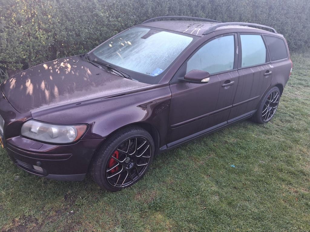 Volvo V50 2.5 T5 AWD 2004 Rood SUMMUM, 700 kg, 2521 cc, Stationwagon, Handgeschakeld