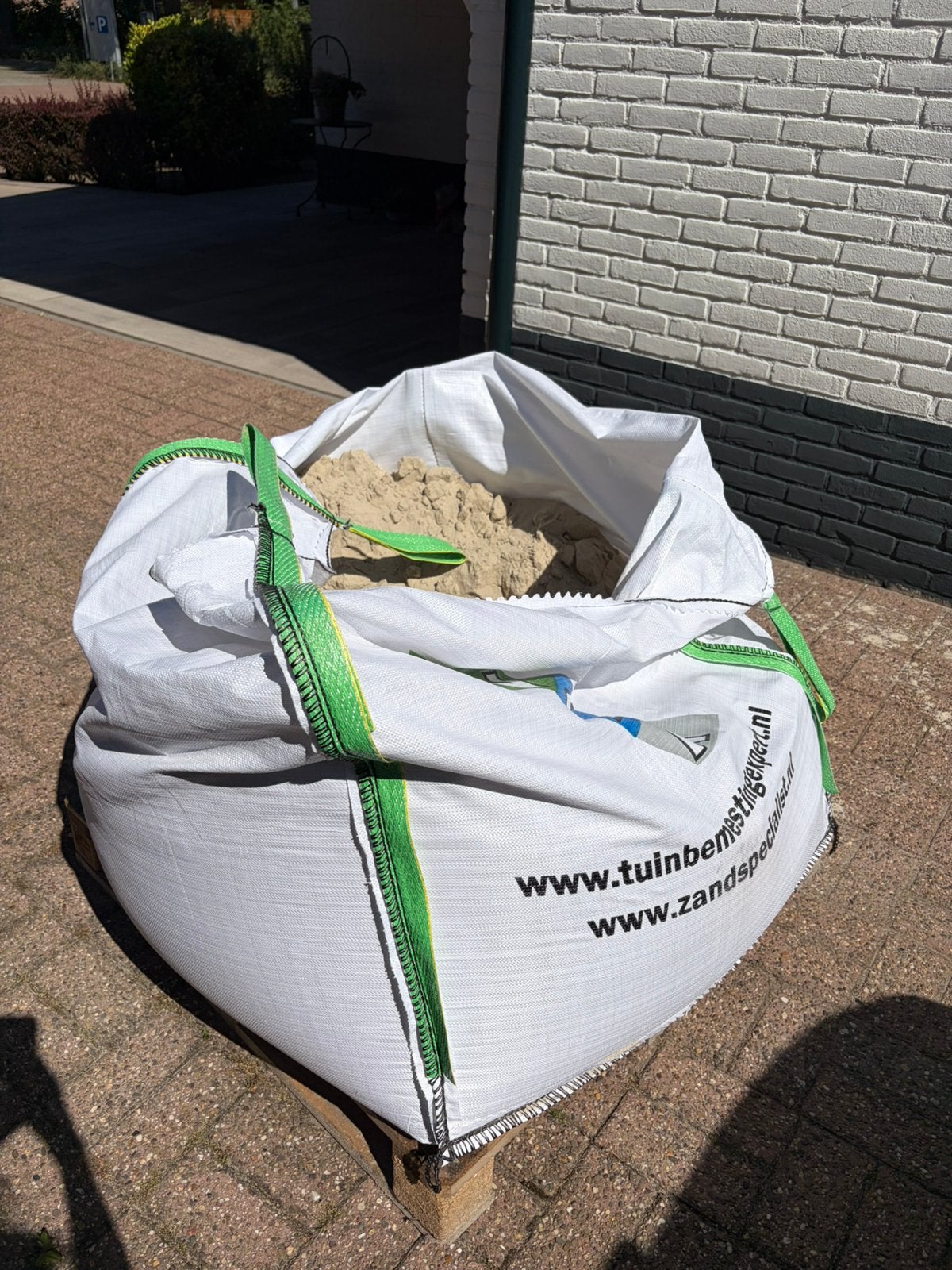 Halve bigbag met zandbakzand, Ophalen, Zo goed als nieuw
