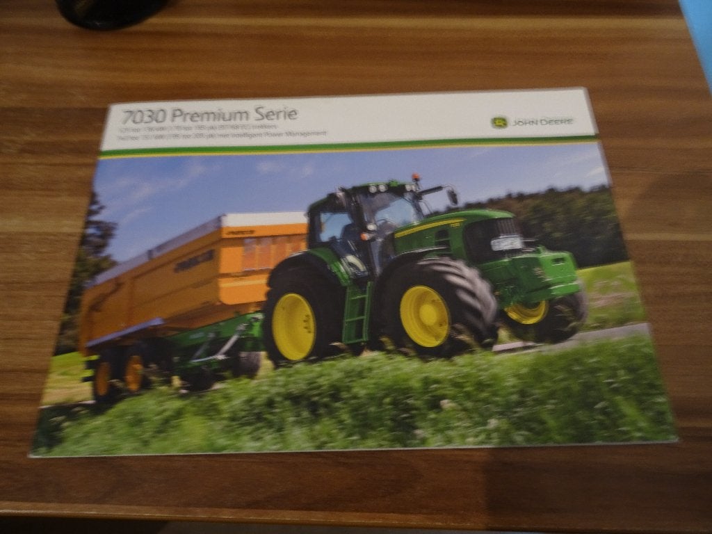 John Deere Premium Serie trekker folder, Boeken, Catalogussen en Folders, Ophalen of Verzenden, Nieuw, Folder
