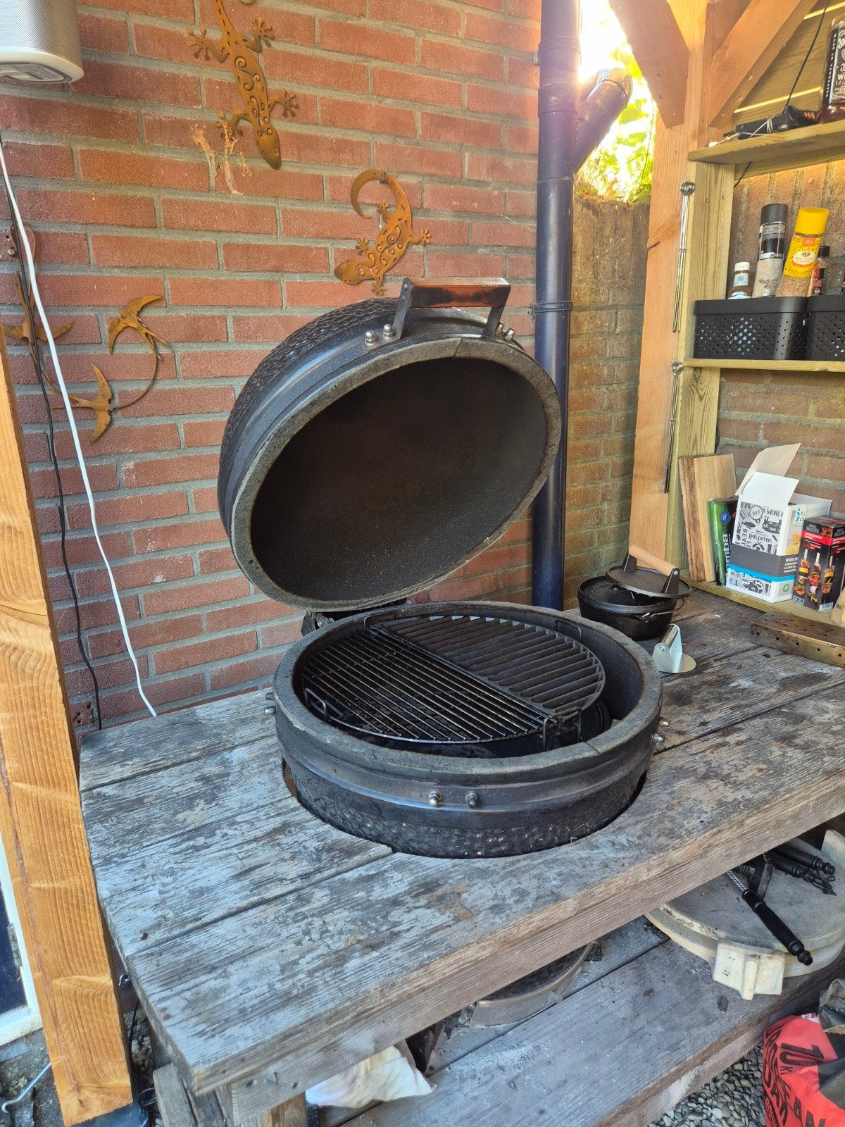 The Bastard Large Kamado BBQ met onderstel, Ophalen of Verzenden, Gebruikt, The Bastard
