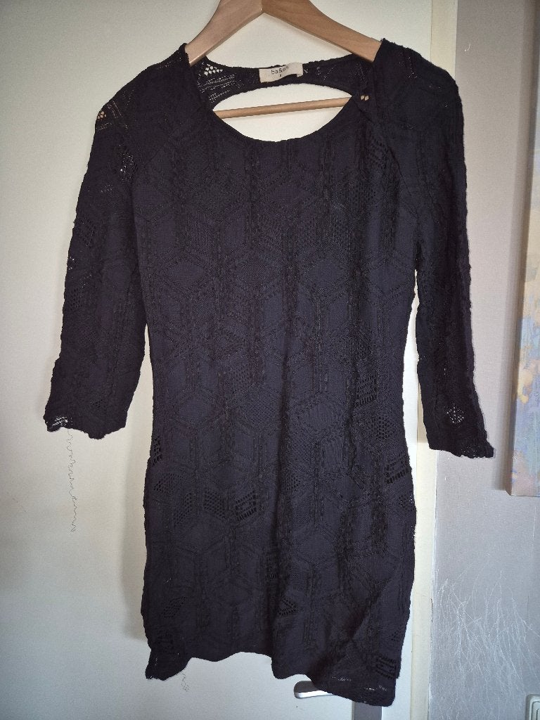 BA&SH zeer aparte stretch jurk maat 2 (36), Kleding | Dames, Jurken, Zwart, Nieuw, Ophalen of Verzenden, Ba&sh