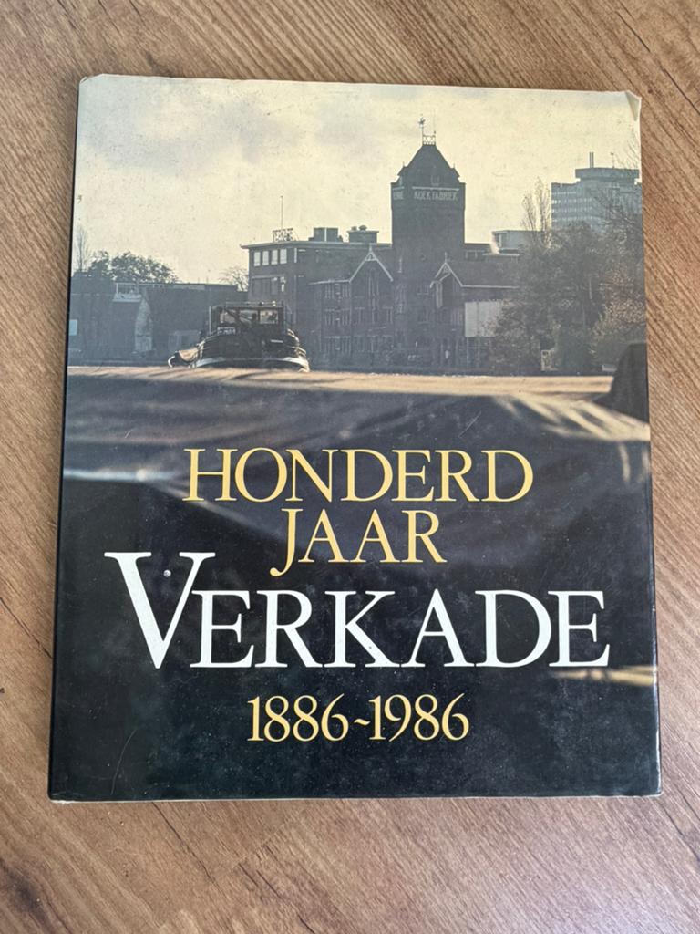Honderd jaar Verkade 1886-1986, Ophalen of Verzenden, Gelezen, Nederland