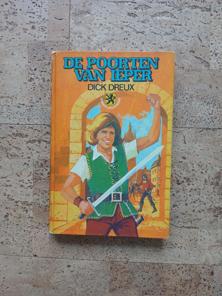 De poorten van Ieper Dick Dreux deel 4 van serie Artevelde, Ophalen of Verzenden, Gelezen, Dick Dreux, Fictie