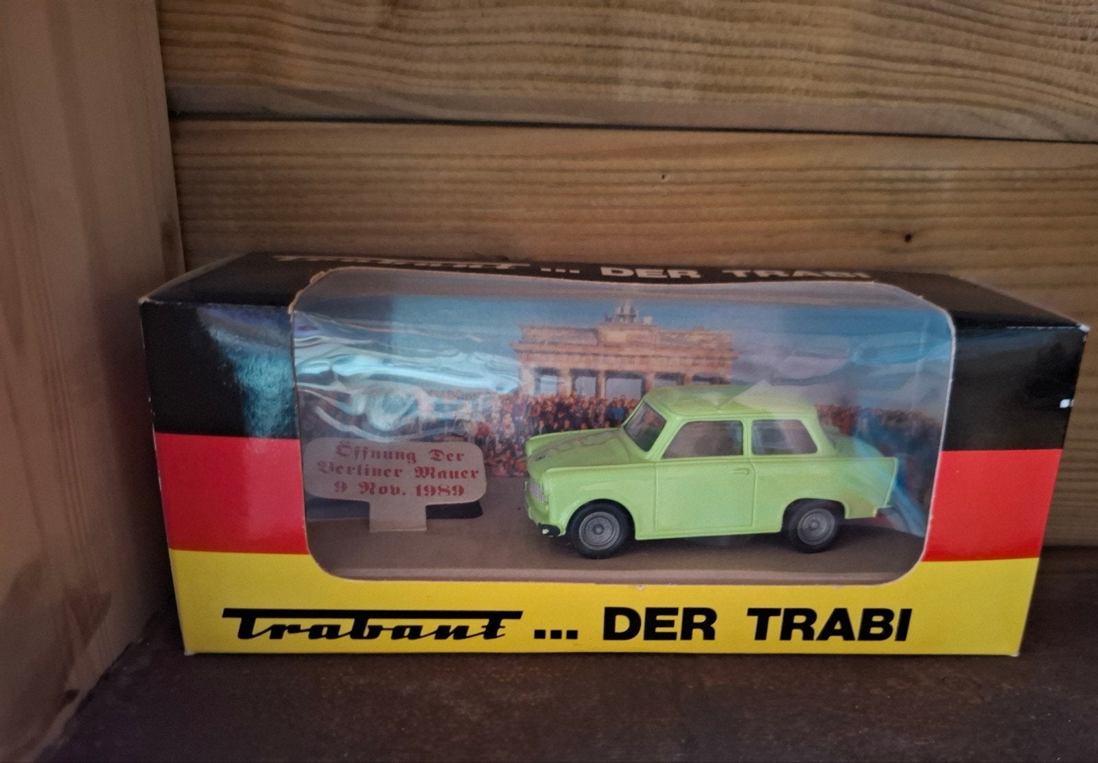 Trabant modelauto - Opening Berlijnse Muur 1989, Overige merken, Auto, 1:32 tot 1:50, Nieuw