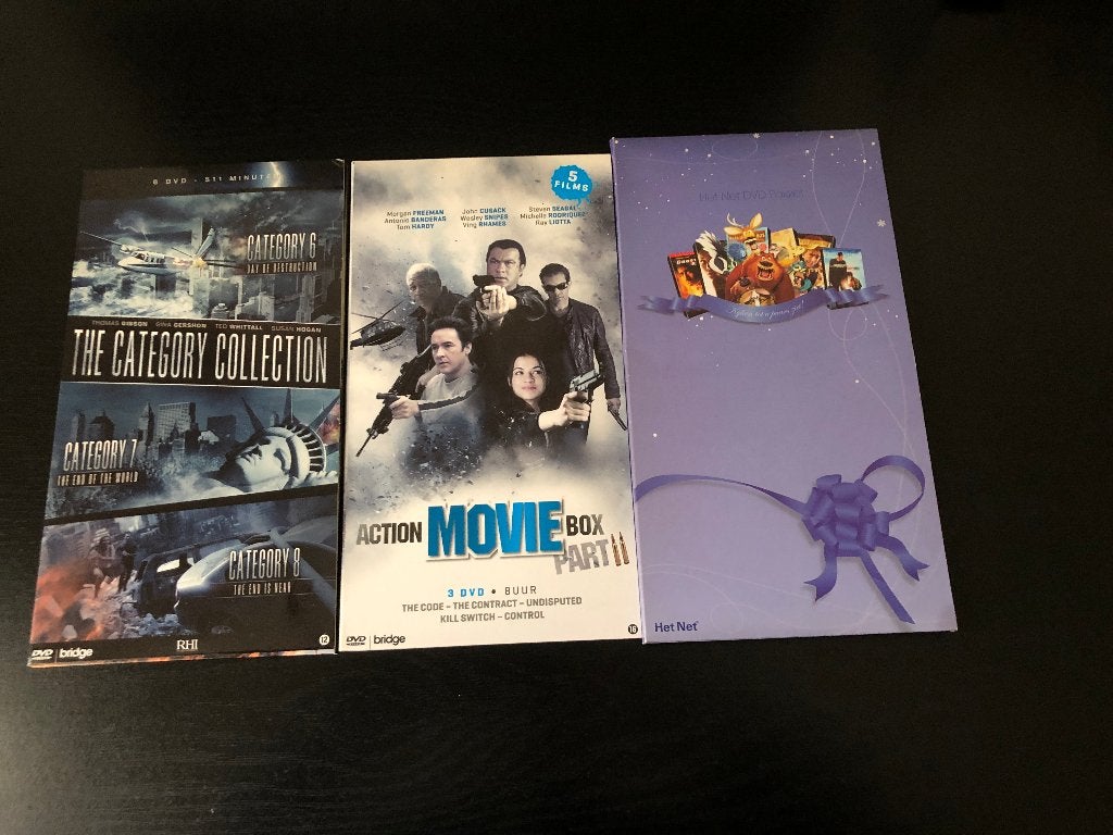 Te koop diverse dvd's(15 stuks) in 3 mappen., Alle leeftijden, Ophalen of Verzenden, Gebruikt, Actie