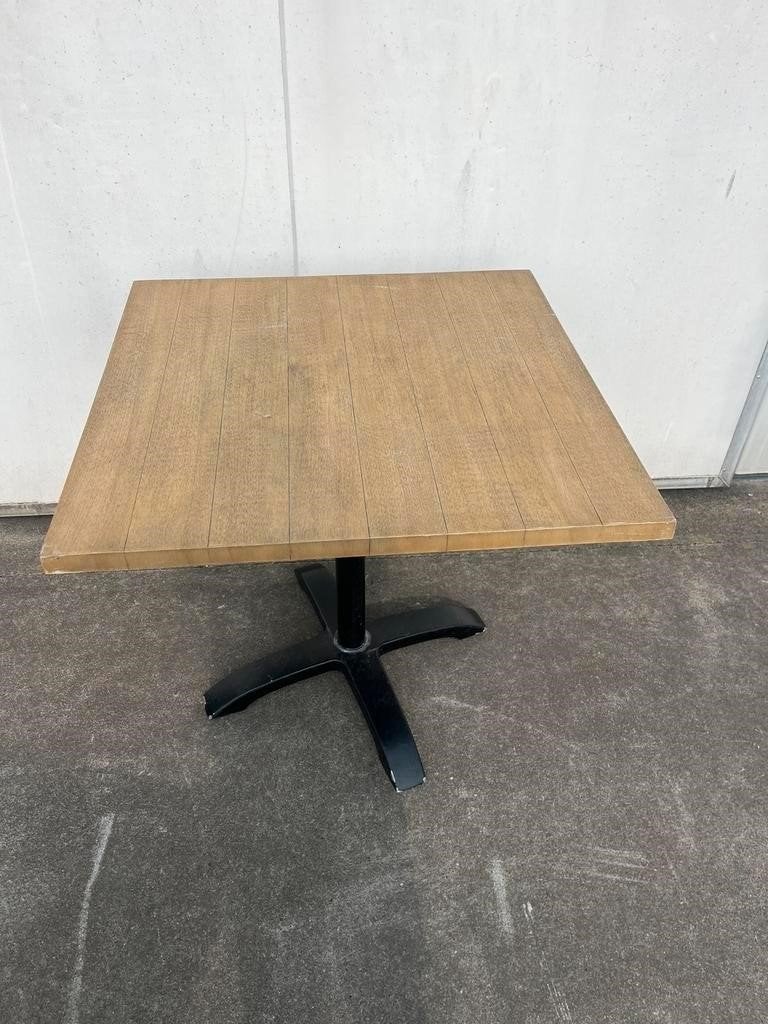 9 stuks houtlook horeca Terras tafels 80x80 satelliet, Tuin en Terras, Ophalen, Zo goed als nieuw