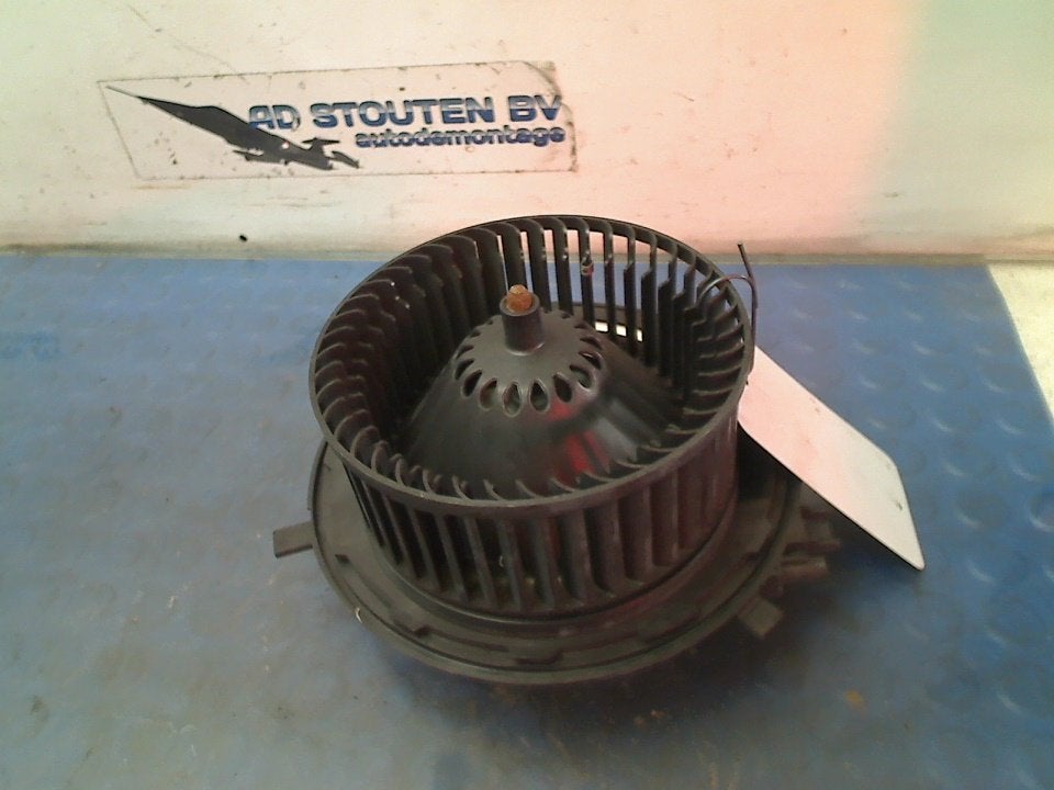 Kachel Ventilatormotor A3 Limousine (8VS/8VM) 2014, Gebruikt, Auto-Union-Straße  1, Ingolstadt 85057, , Duitsland, Info@audi.de