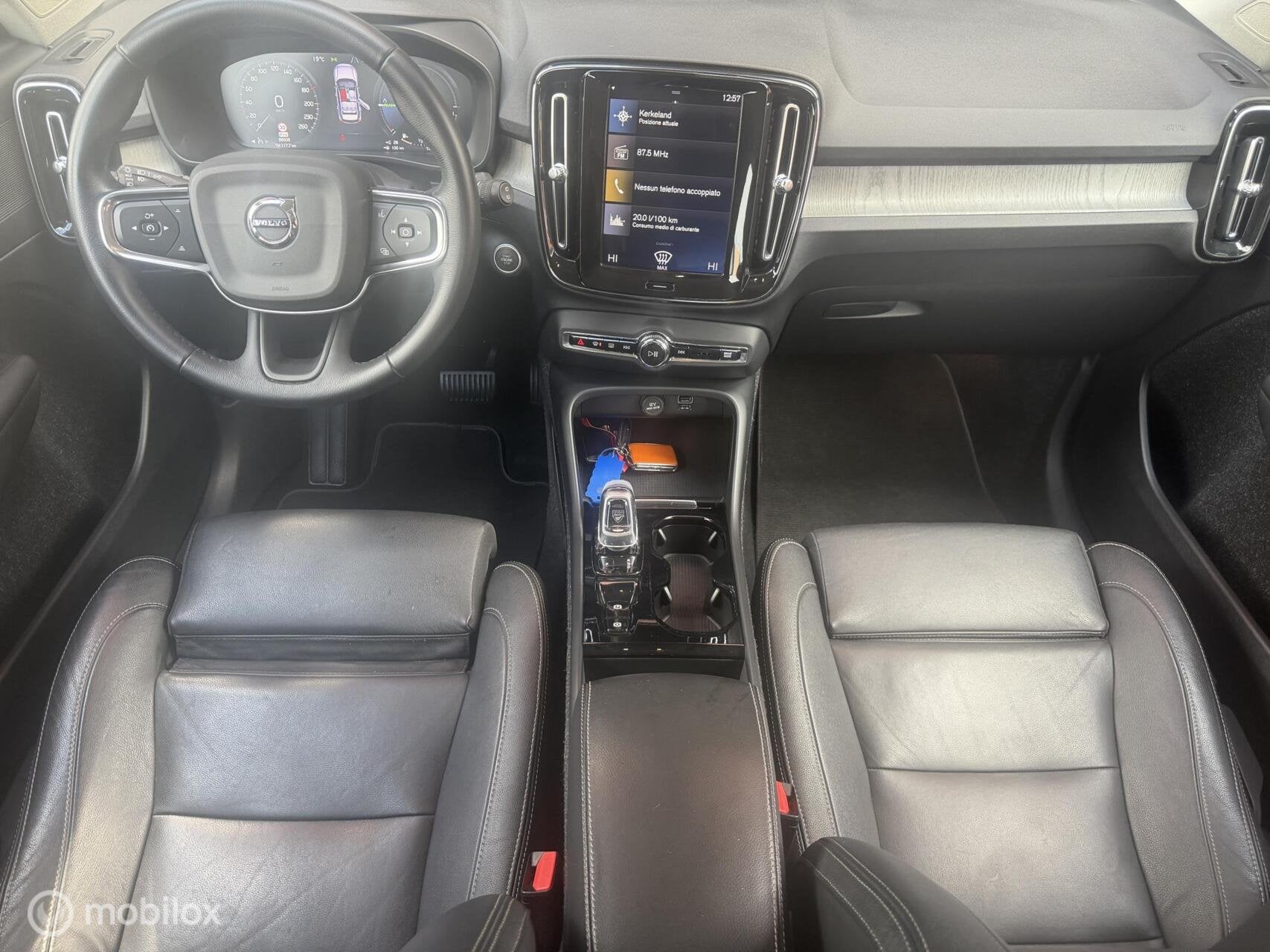 Volvo XC40 1.5 T5 Twin Engine Inscription LEER, Auto's, Euro 6, Zwart, Bedrijf, Hybride Elektrisch/Benzine