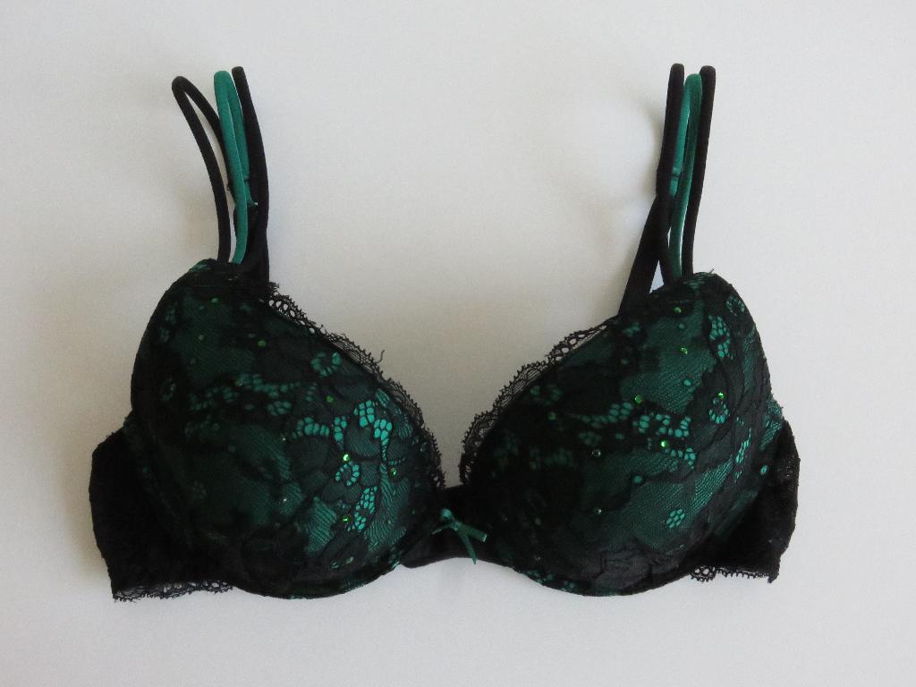 Hunkemoller luxe groene strass pushup BH maat 70C (kerst), Kleding | Dames, Ondergoed en Lingerie, BH, Groen, Ophalen of Verzenden