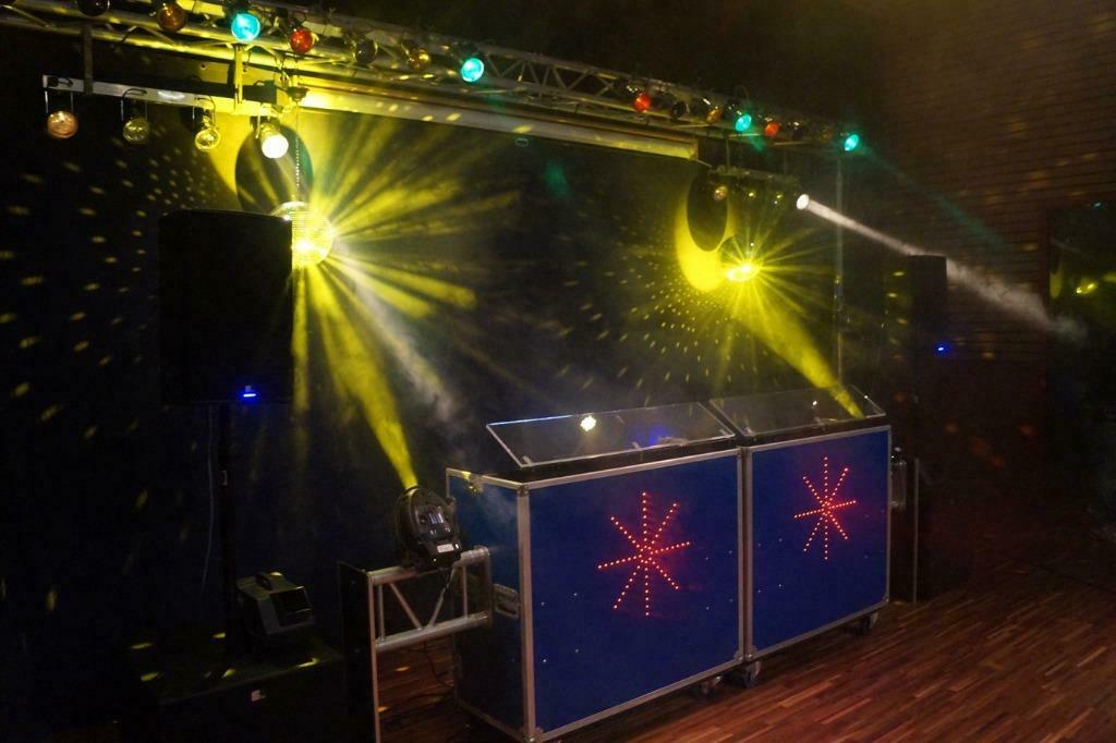 Drive in show, Dj