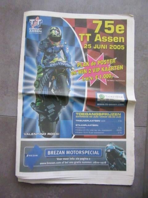 2 motorfiets kranten - TT Assen motor racing 2005-07 poster, Ophalen of Verzenden, 1980 tot heden, Krant