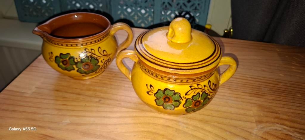 Servies uit polen grote melk en suiker pot aardewerk in nieu, Ophalen of Verzenden, Zo goed als nieuw