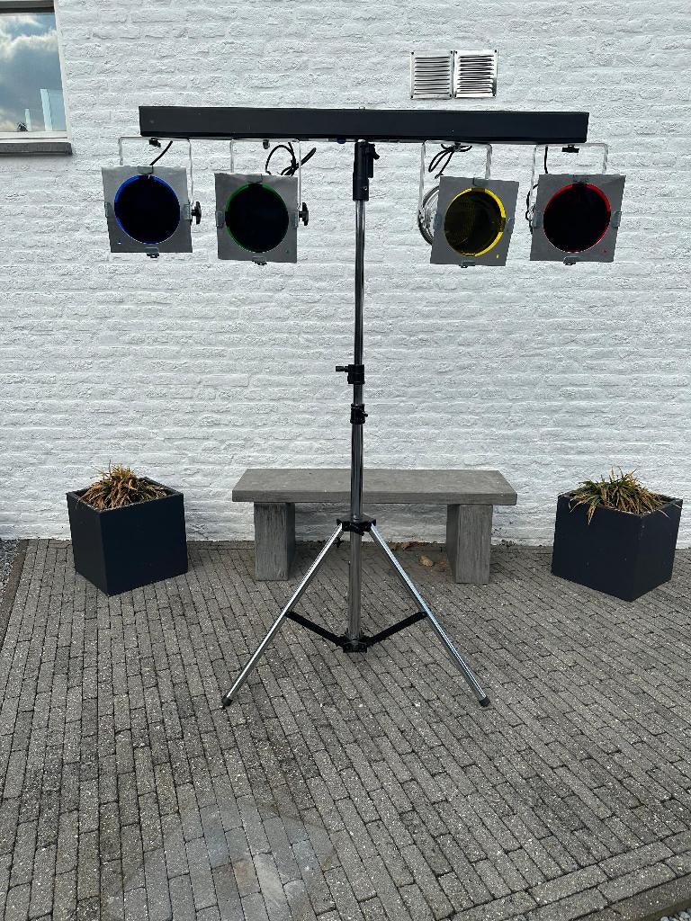 Complete lichtinstallatie - Showtec slidebar 4 , Par 56 lang, Ophalen, Zo goed als nieuw, Licht