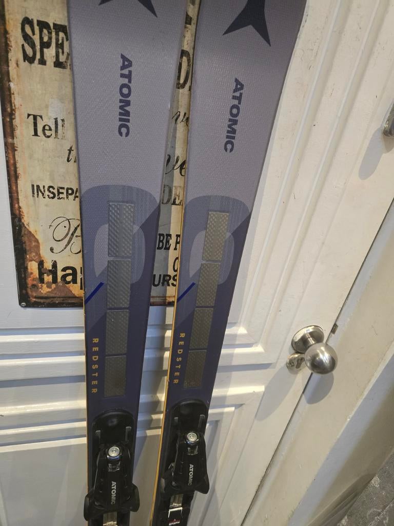 160cm ATOMIC REDSTER Q9 REVOSHOCK RVSK BEST ATOMIC gevorderd, 160 tot 180 cm, Ophalen of Verzenden, Zo goed als nieuw, Carve