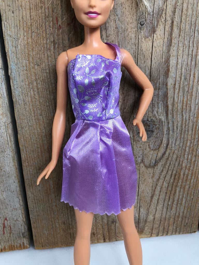 Paarse glansjurk voor Barbie, Ophalen of Verzenden, Zo goed als nieuw, Barbie