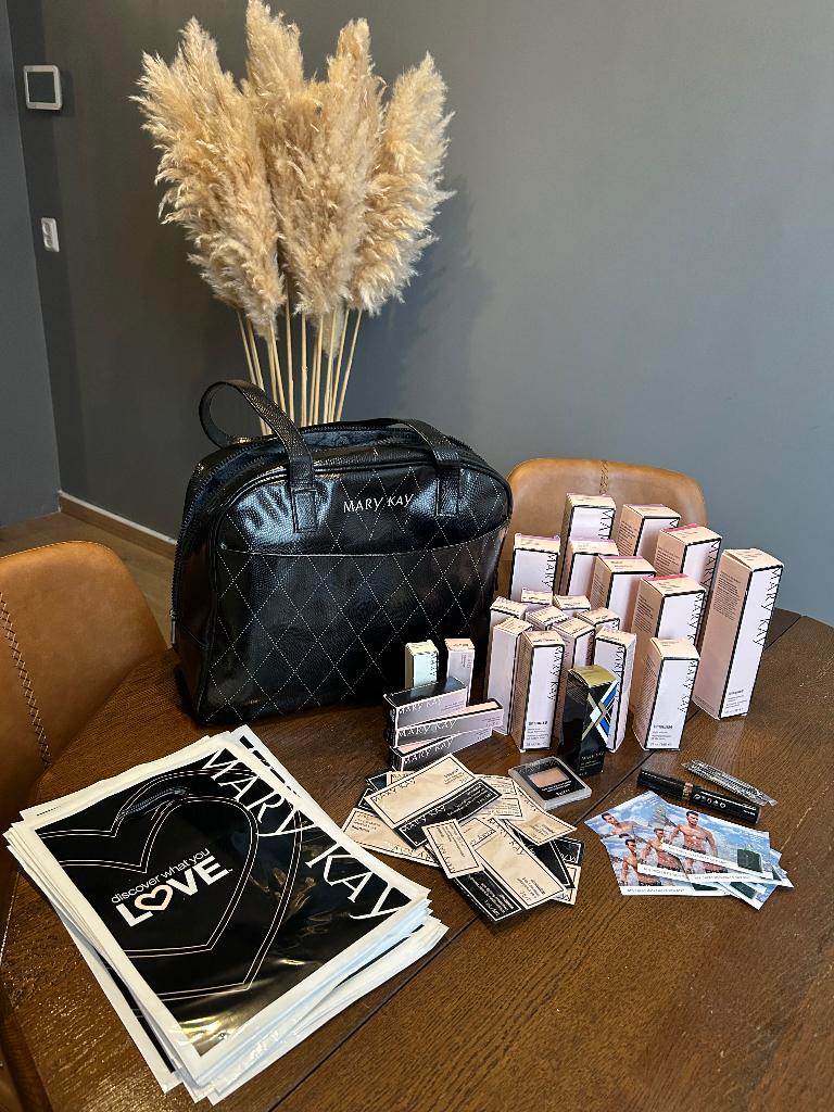 Complete Mary Kay set – tas + make-up, Overige kleuren, Gehele gezicht, Nieuw, Ophalen of Verzenden