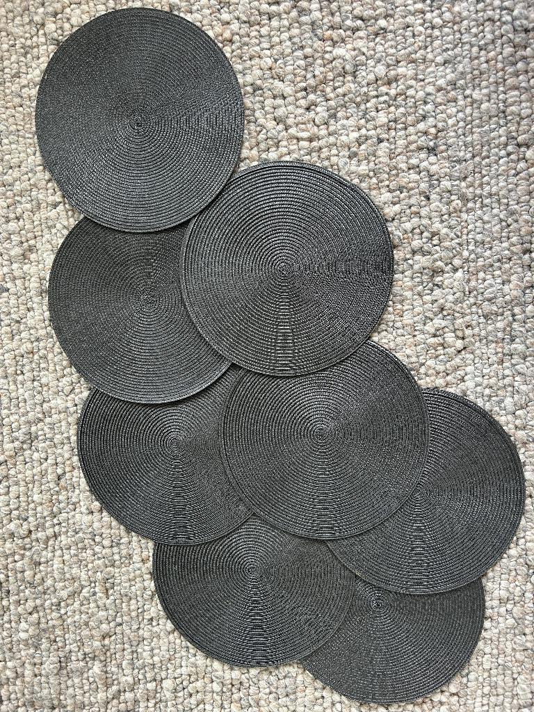 8 maal ronde zwart / grijze placemats onderzetters, Ophalen of Verzenden, Gebruikt, Bord