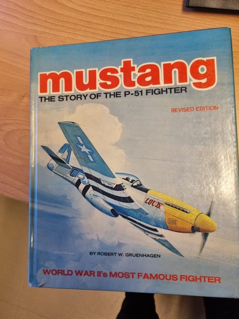 Mustang the story of the P51 (Gruenhagen) Vliegtuigen WOII, Ophalen of Verzenden, Tweede Wereldoorlog, Zo goed als nieuw