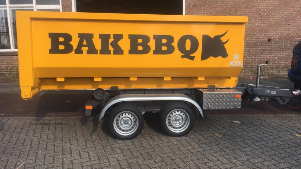 Haakarm systeem aanhanger, met kiepfunctie en bakBBQ, Ophalen