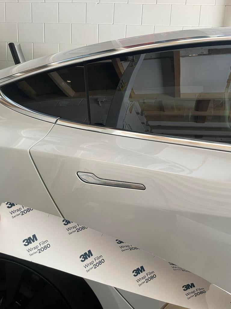 Tesla , Carwrap & Reclame/sierlijsten ontchrome /180cc, Diensten en Vakmensen, Auto en Motor | Monteurs en Garages, Overige werkzaamheden