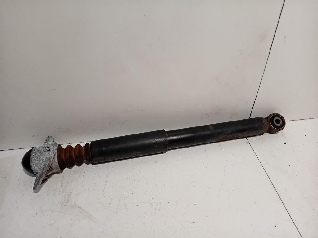 Schokbreker links achter Volkswagen Golf, Onderdelen@venauto.nl, Van der Ven Autorecycling B.V., Gebruikt, Ettenseweg 76, 4706 PB Roosendaal, The Netherlands