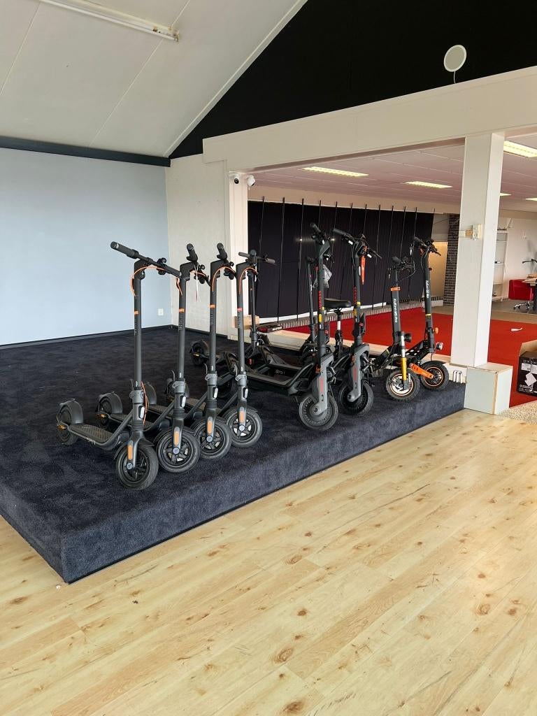 grote partij E-steps, Fietsen en Brommers, Steps, Nieuw, Elektrische step (E-scooter), Ophalen