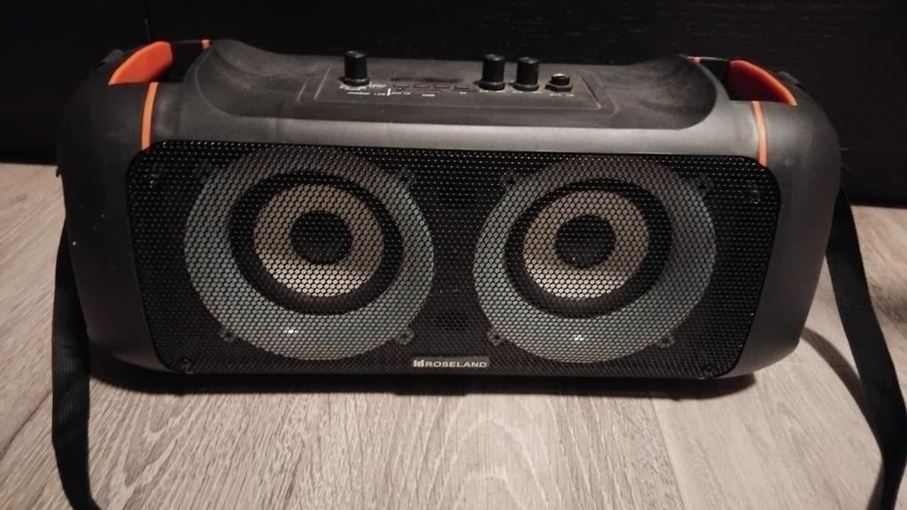 Roseland Draagbare Bluetooth Speaker, Audio, Tv en Foto, Luidsprekers, Gebruikt, Overige typen, Minder dan 60 watt, Ophalen