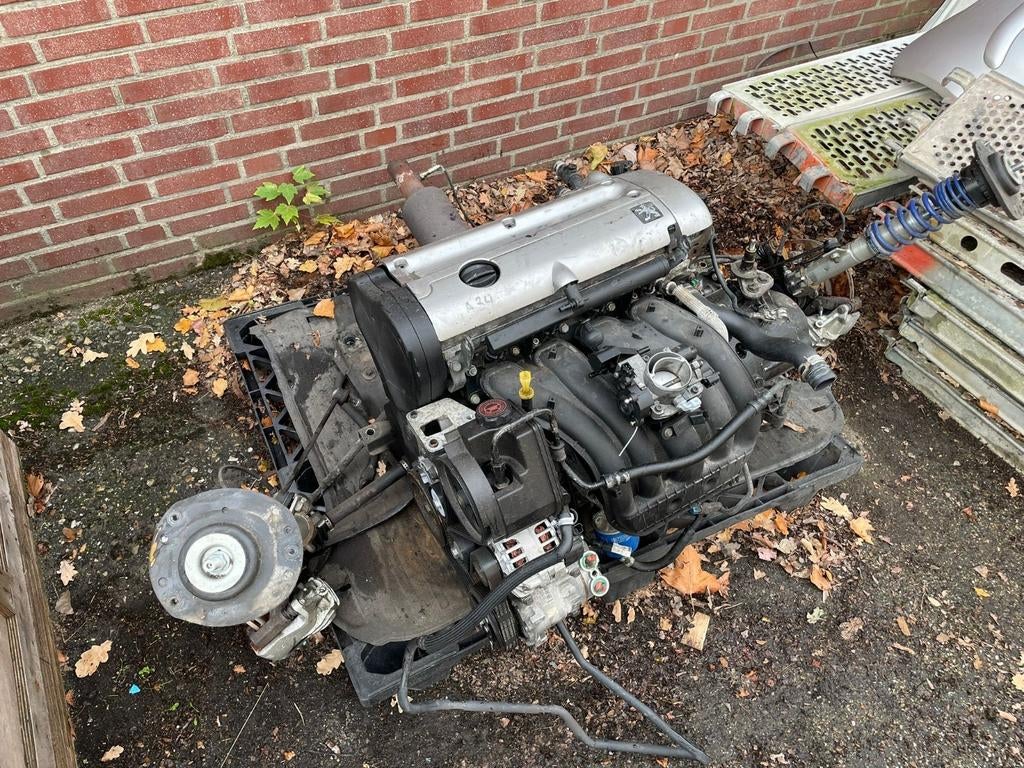 2.0 16 v RFN code. Peugeot 206cc motor, Ophalen of Verzenden, Nieuw, Peugeot