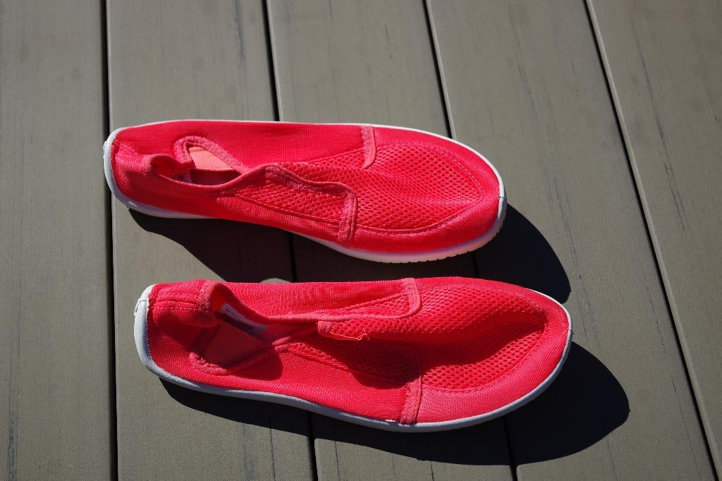 Waterschoenen Subea (Decathlon) maat 38/39 (rood/roze)., Meisje, Overige typen, Ophalen of Verzenden, Zo goed als nieuw