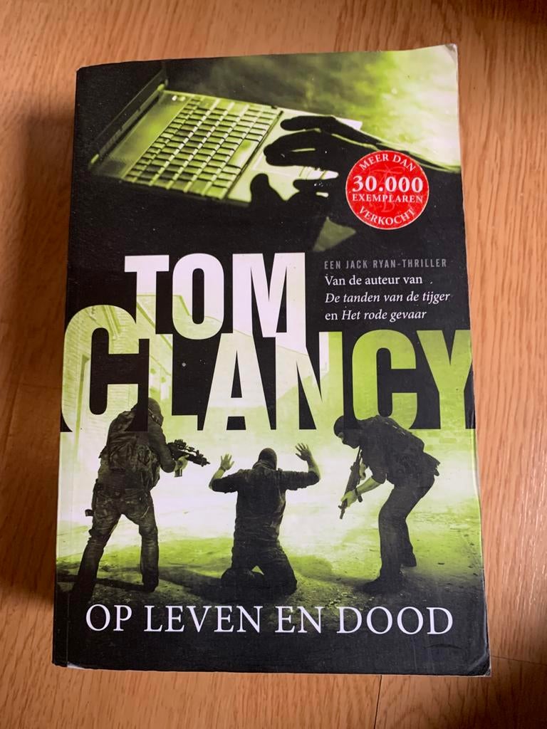 Tom clancy boek, Ophalen of Verzenden, Zo goed als nieuw