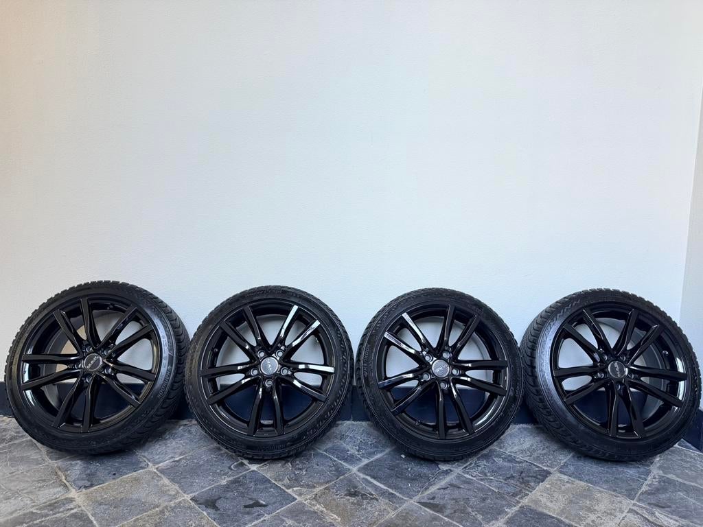 MAK Wolf 17” winterset MINI F55/F56/F57/F65  incl slotbouten, Ophalen, Banden en Velgen, 17 inch, 205 mm