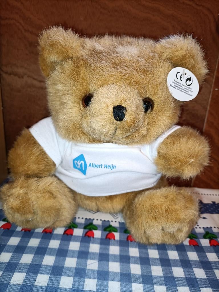 Bruine beer knuffel met t-shirt Albert Heijn 23 cm groot, Ophalen of Verzenden, Zo goed als nieuw, Beer