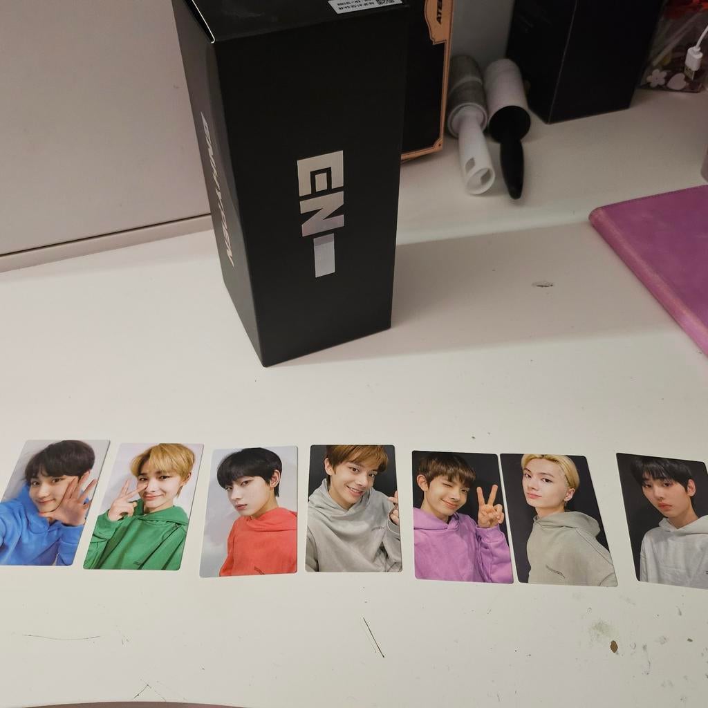 Enhypen Lightstick original with photocards, Ophalen, Zo goed als nieuw, Foto of Kaart