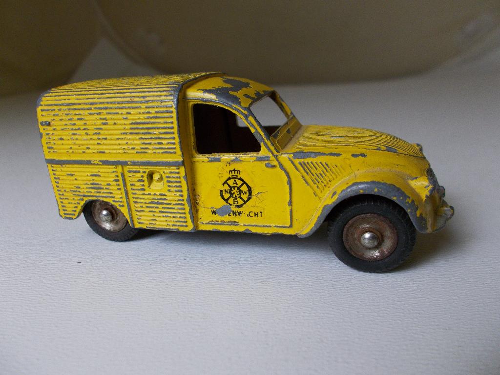 1965 Dinky Toys 562-H.  CITROEN 2CV (DUTCH EXPORT!) ANWB.