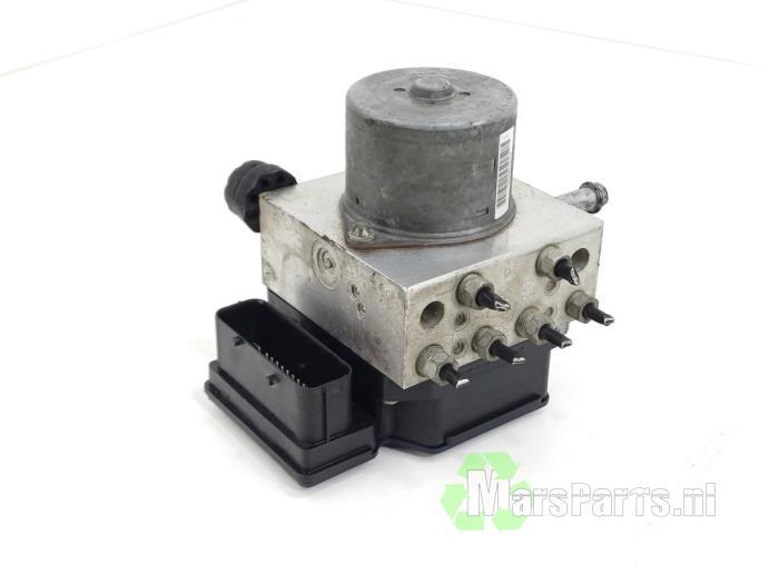ABS Pomp van een Mini Countryman, Gebruikt, -, -, 6 maanden garantie