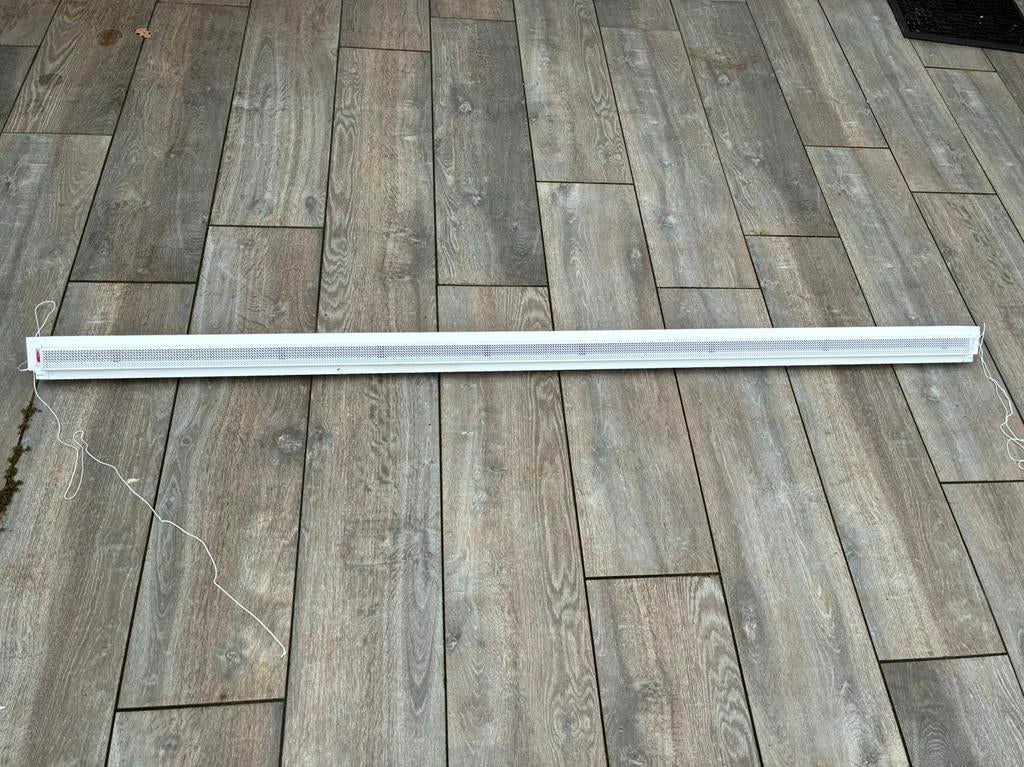 Luchtrooster ventilatierooster boven raam, Ophalen, Zo goed als nieuw