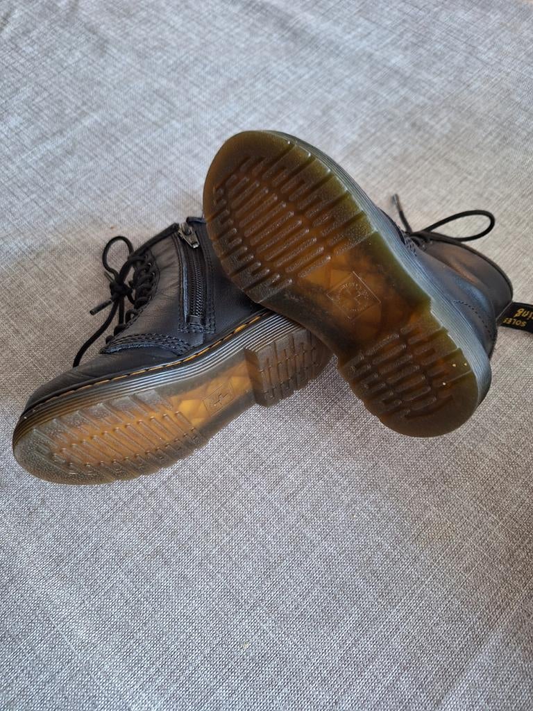 Dr Martens maat 23, Kinderen en Baby's, Kinderkleding | Schoenen en Sokken, Ophalen of Verzenden, Zo goed als nieuw, Meisje, Laarzen