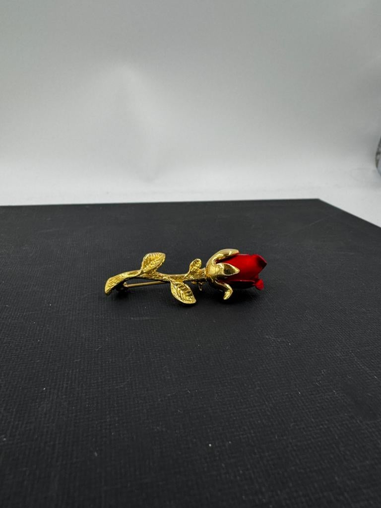 Vintage rode roos broche – bloem broche goudkleurig, Ophalen of Verzenden, Zo goed als nieuw, Rood, Overige materialen