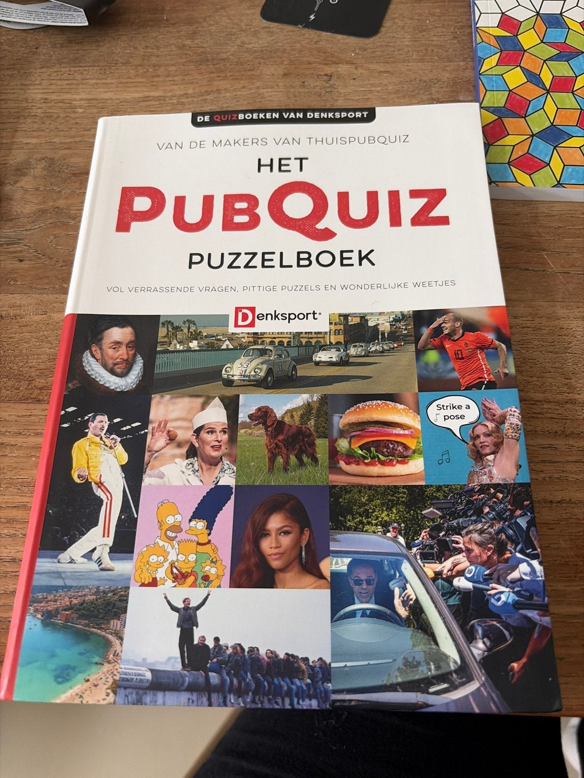 Het PubQuiz Puzzelboek - Denksport, Hobby en Vrije tijd, Denksport en Puzzels, Ophalen of Verzenden, Zo goed als nieuw, Puzzelboek