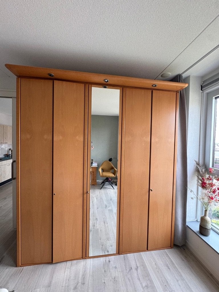 Hülsta beuken kledingkast 213 cm breed met spiegel, Ophalen, Met deur(en), Gebruikt, 200 cm of meer