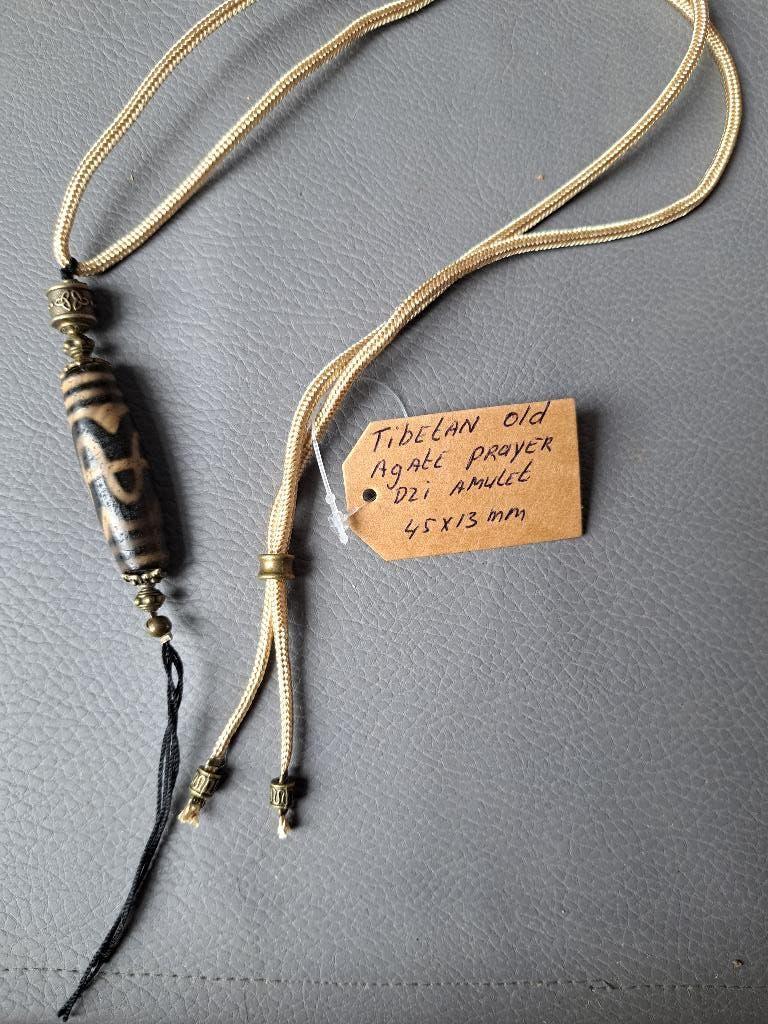 D21 Dzi - Tibetan old Agate Prayer dzi Amulet (45x13mm), Antiek en Kunst, Kunst | Niet-Westerse kunst, Ophalen of Verzenden