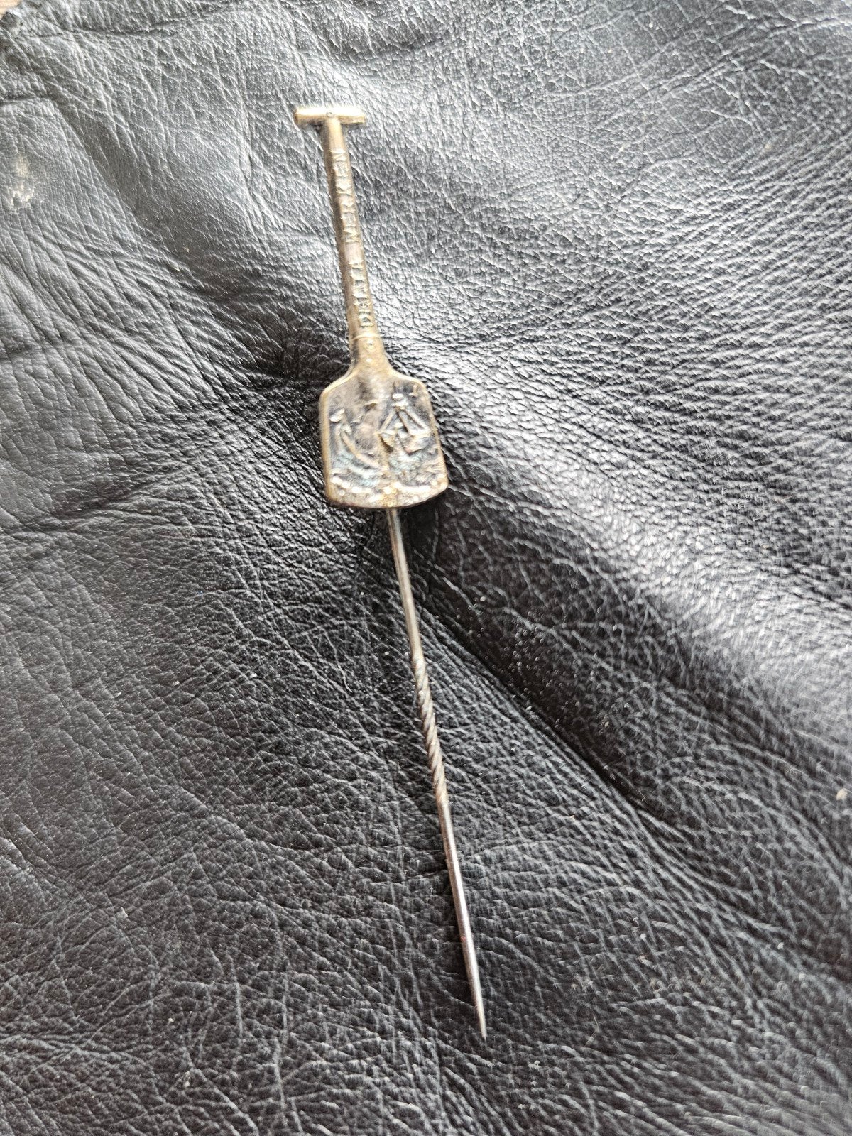 Vintage Speldje Deltawerken - Historisch Verzamelobject, Ophalen of Verzenden, Gebruikt, Overige onderwerpen, Speldje of Pin