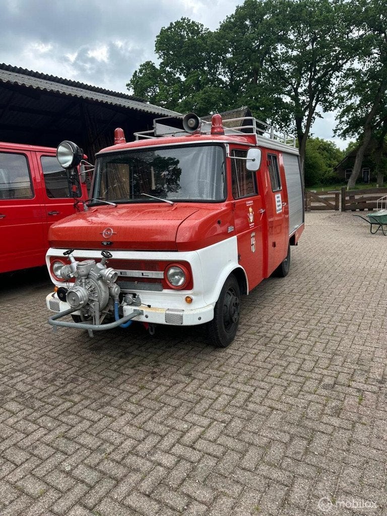 1973 Opel Blitz Benzine Brandweer 20.455 kilometer perfect!, Auto's, Overige carrosserieën, 4 stoelen, Bedrijf, Onderhoudsboekje