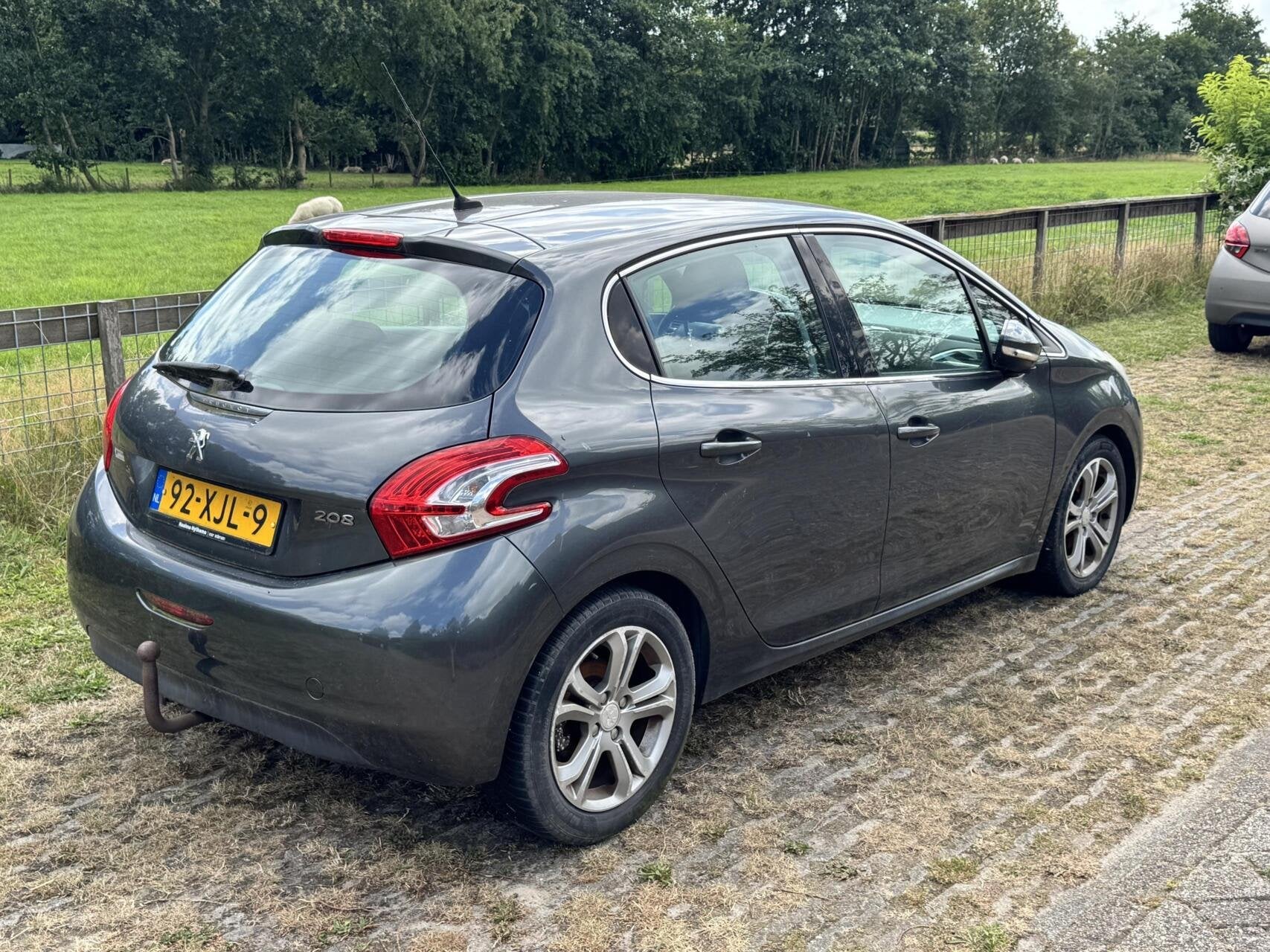 Peugeot 208 1.4 VTi !Motorprobleem! Navigatie-Cr.contr-Clima, Auto's, Voorwielaandrijving, Euro 5, Stof, Met garantie (alle)