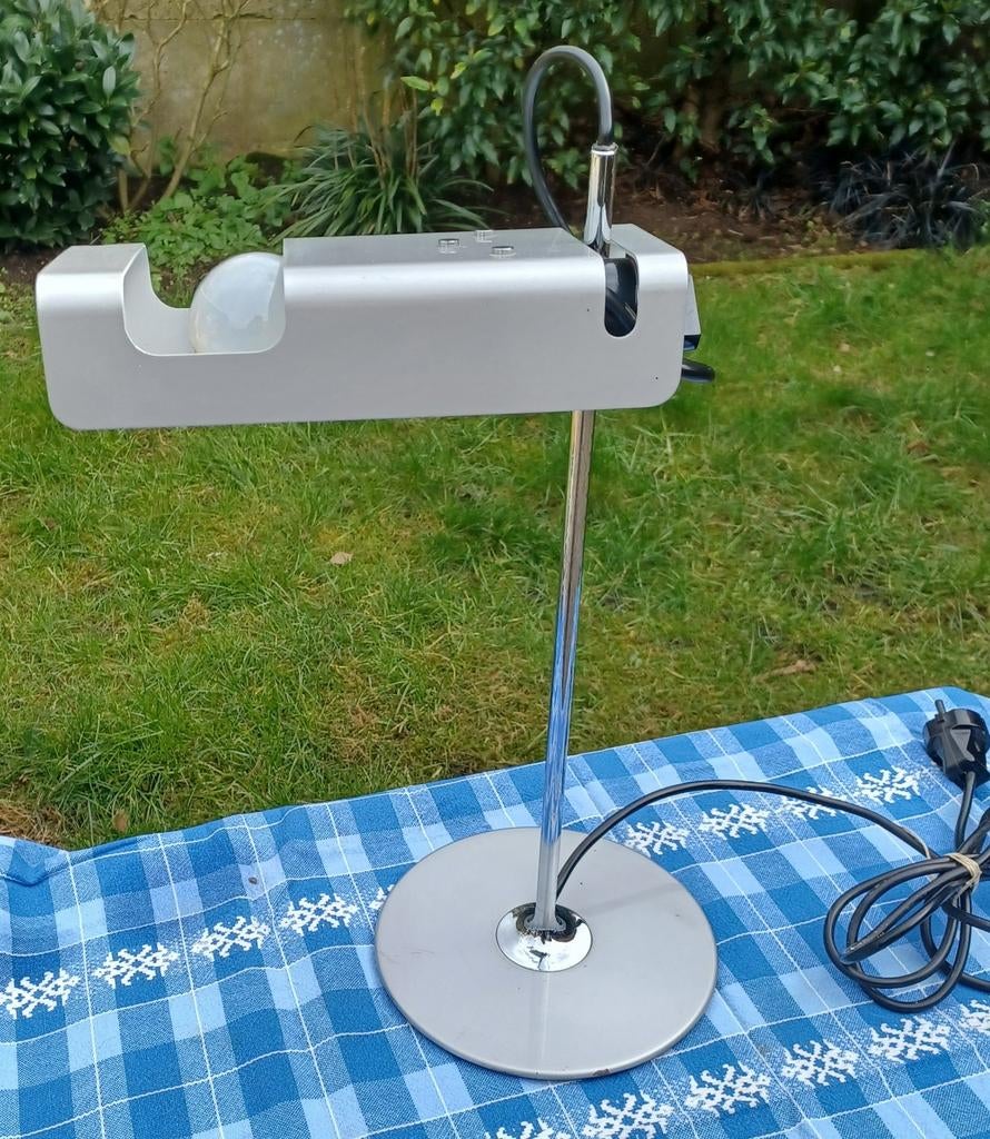 Vintage tafellamp Spider. Italiaans design. Joe Colombo, Huis en Inrichting, Lampen | Tafellampen, Gebruikt, Metaal, Minder dan 50 cm
