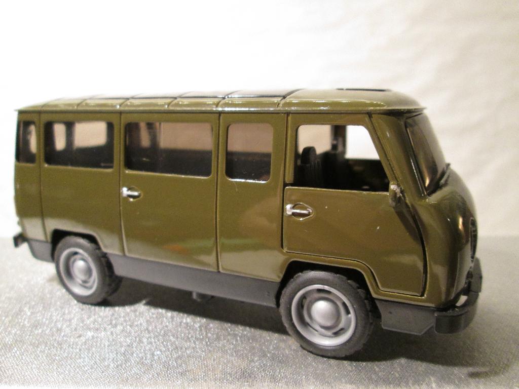 uaz busje russisch, Ophalen of Verzenden, Zo goed als nieuw, Auto, Overige merken