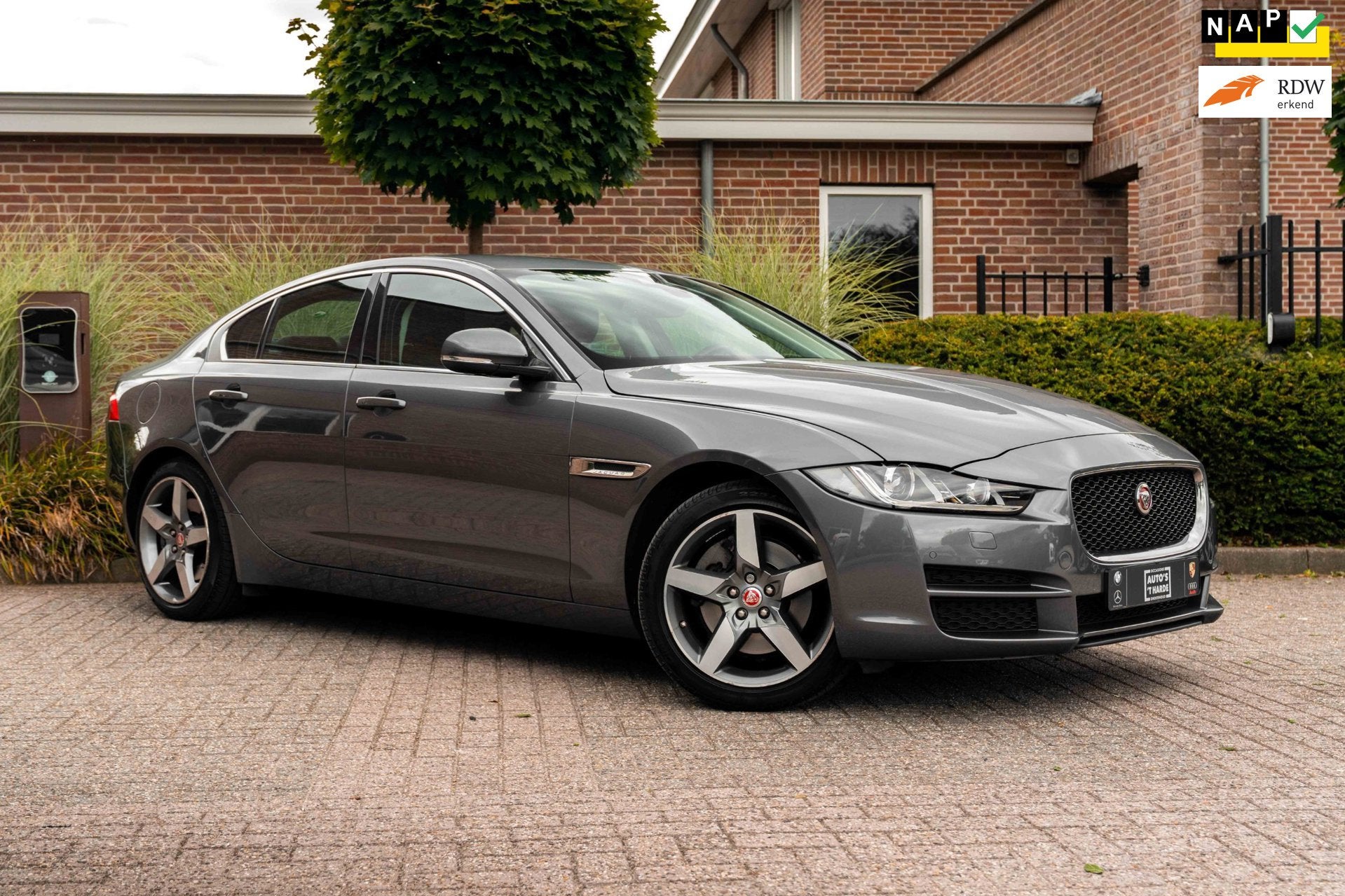 Jaguar XE 2.0 Portfolio 200 PK Afn. Trekhaak Camera Leder Cr, 4 cilinders, Bedrijf, Automatische klimaatregeling, XE