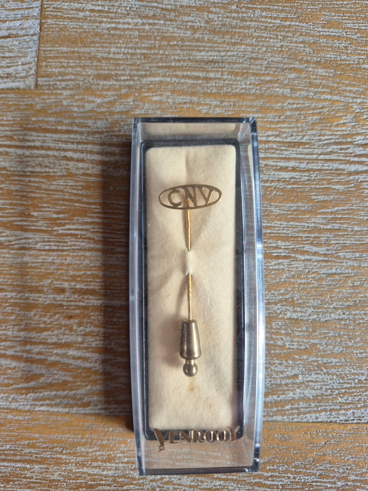 Gouden (14k) CNV jubileum speld met doosje, Verzamelen, Ophalen of Verzenden, Zo goed als nieuw, Overige onderwerpen, Speldje of Pin