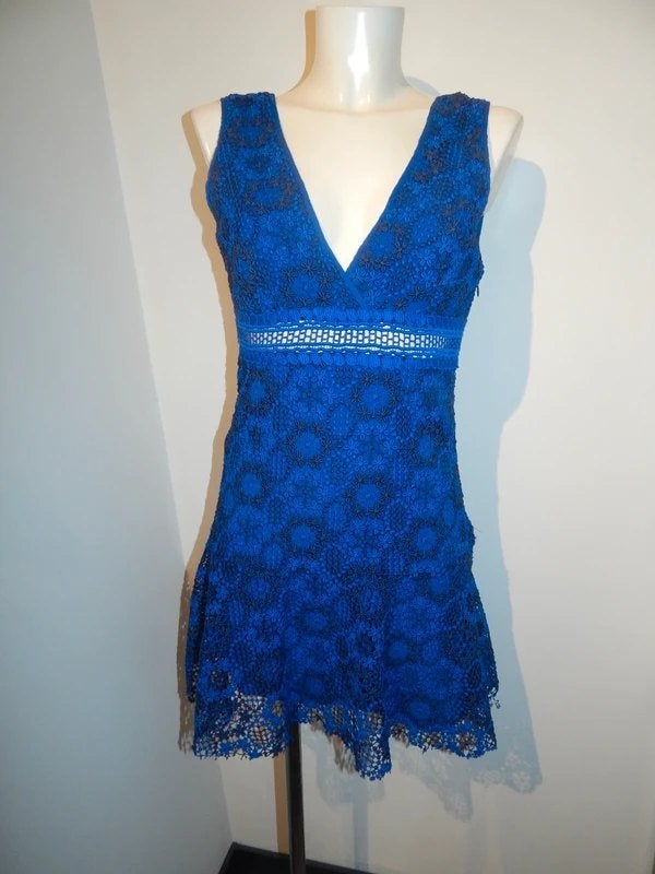 Sandro kobalt vorstelijk blauwe jurk open gewerkte stof S, Kleding | Dames, Sandro, Maat 36 (S), Gedragen, Boven de knie