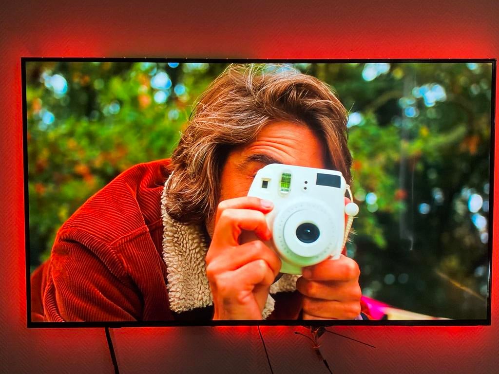 Grote Smart TV met Ai met beugels, Ophalen, QLED, 120 Hz, Zo goed als nieuw